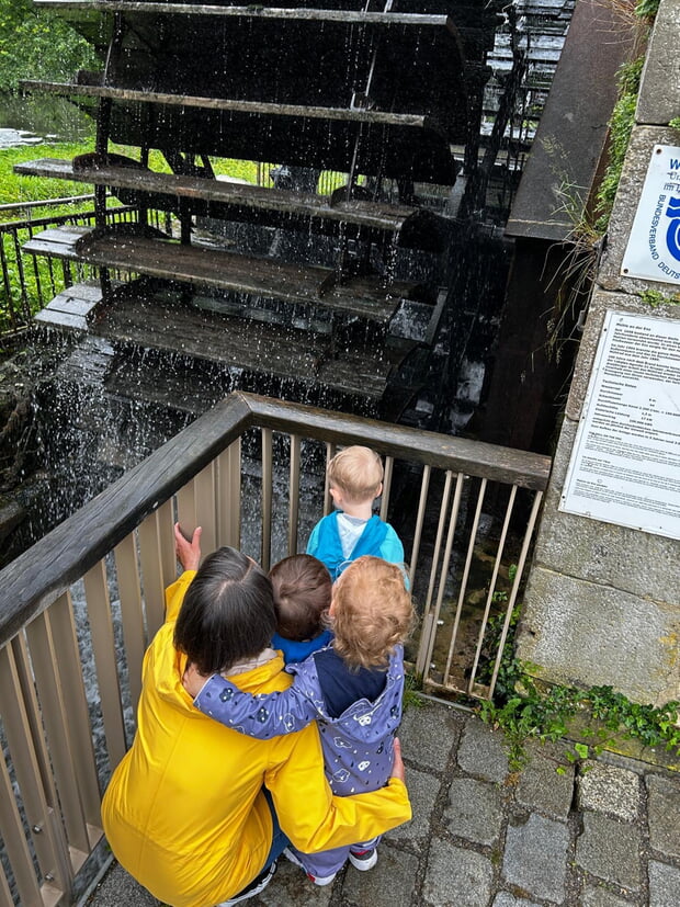 Wasserkraftwerk neben dem Spielplatz in Besigheim