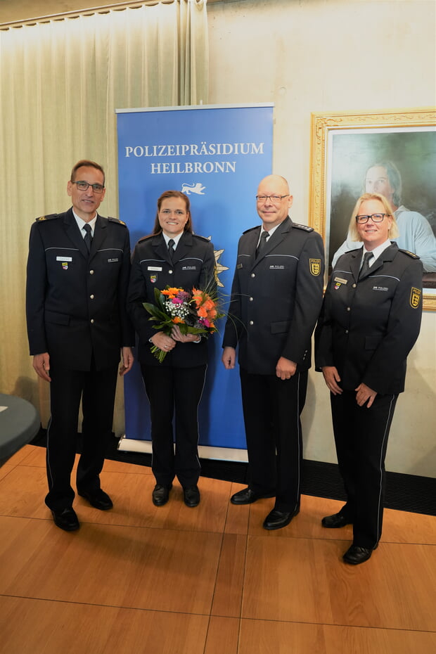 v.l.n.r.: Polizeivizepräsident Markus Geistler, Polizeioberrätin Lisa-Maria Klesse, Erster Polizeihauptkommissar Joachim Geier, Polizeidirektorin Eva Weispfenning