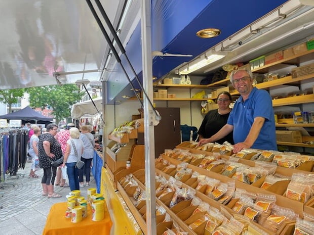 Impressionen vom ersten Märzenmarkt auf dem Postplatz