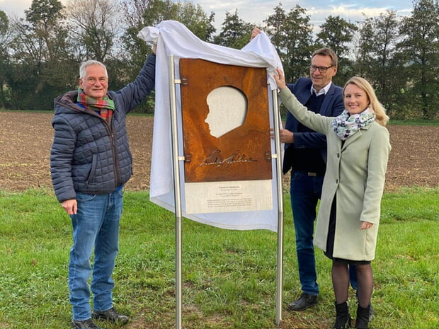 Uli Peter, Vorsitzender Zabergäu Verein, Bürgermeister Thomas Csaszar und Bürgermeisterin Sarina Pfründer