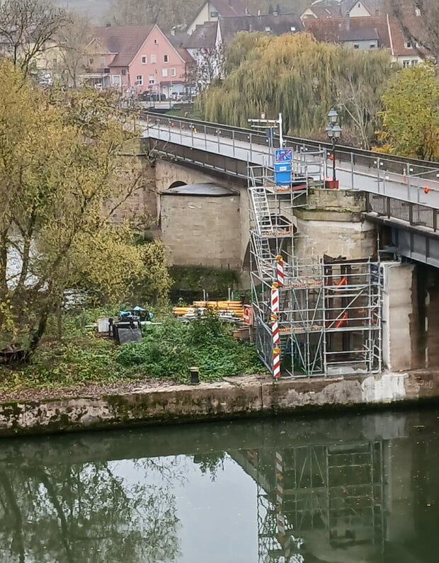 Arbeiten an der Alten Neckarbrücke