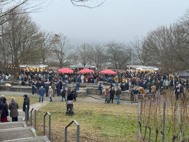 Der Silvestertreff mit den Lauffener Jägern auf dem Römischen Gutshof war wieder sehr gut besucht