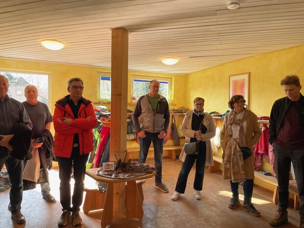 Im Rahmen einer Besichtigungsfahrt des Gemeinderates wurde vergangenen Freitag der Waldorf-Kindergarten besucht