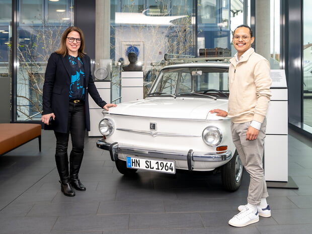 (v.l.n.r.) Kristina I. Schunk (CEO SCHUNK), Mario Sickinger (Bundestagskandidat)  Bild: SCHUNK SE & Co. KG