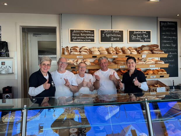 Das Team der Bäckerei Pasler v.l.n.r. Anke Rein, Hans-Dieter Slobodkin, Klaus Schnepf, der Chef Bernd Pasler u. Bettina Clauß