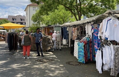 Impressionen vom ersten Märzenmarkt auf dem Postplatz