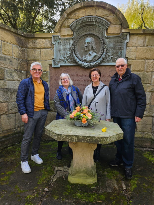 Blumen zum 254. Geburtstag