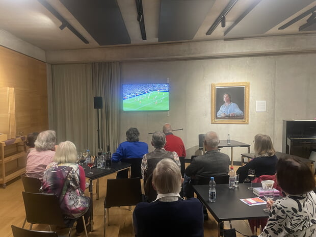 Hölderlin und Fußball - anschließend folgte Real Madrid vs VfB Stuttgart in der Champions League, es endete 3:1, die Stimmung war dennoch bestens