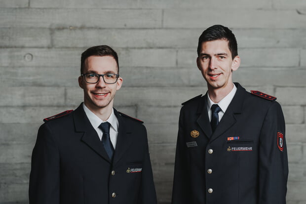 Jugendfeuerwehrwart Paul Röckel (links), Stellvertretender Jugendfeuerwehrwart Florian Hiller (rechts)