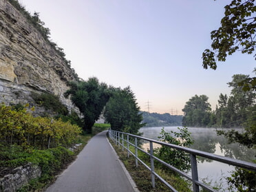 29.07.2024 - Beate Reinwald - Morgenstimmung am Neckartalradweg mit Prallhang