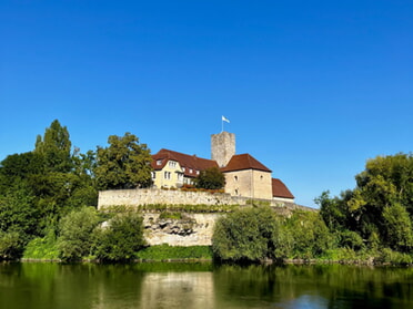 September 2024 - Yunus Roschlau - Die Rathausburg im sonnigen September