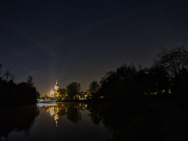 04.11.2024 - Ulrich Seidel - Regiswindiskirche mit Neckar und Sternenhimmel 